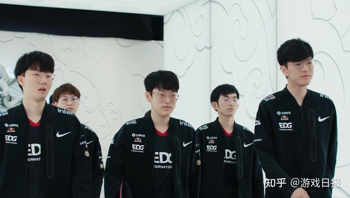 展示了她作 展示了她作