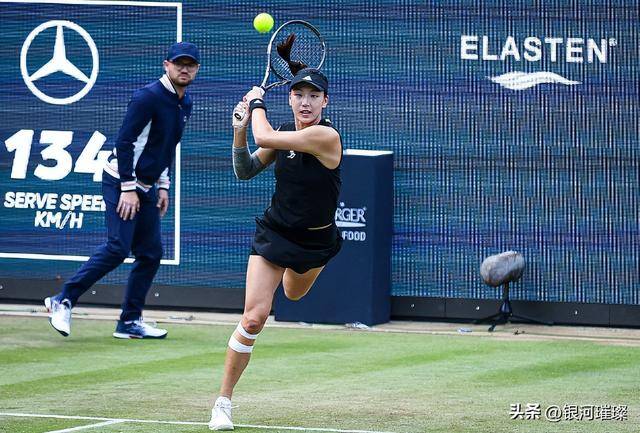 强队中脱颖 强队中脱颖